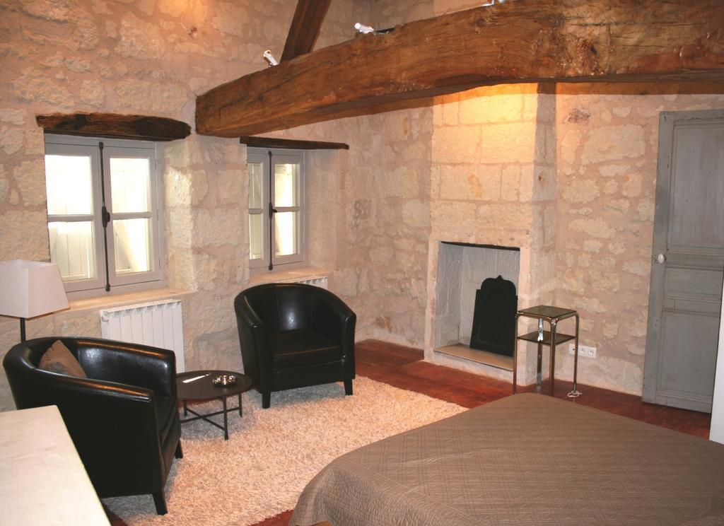 Gite Chateau De Chaintres Dampierre-sur-Loire Room photo