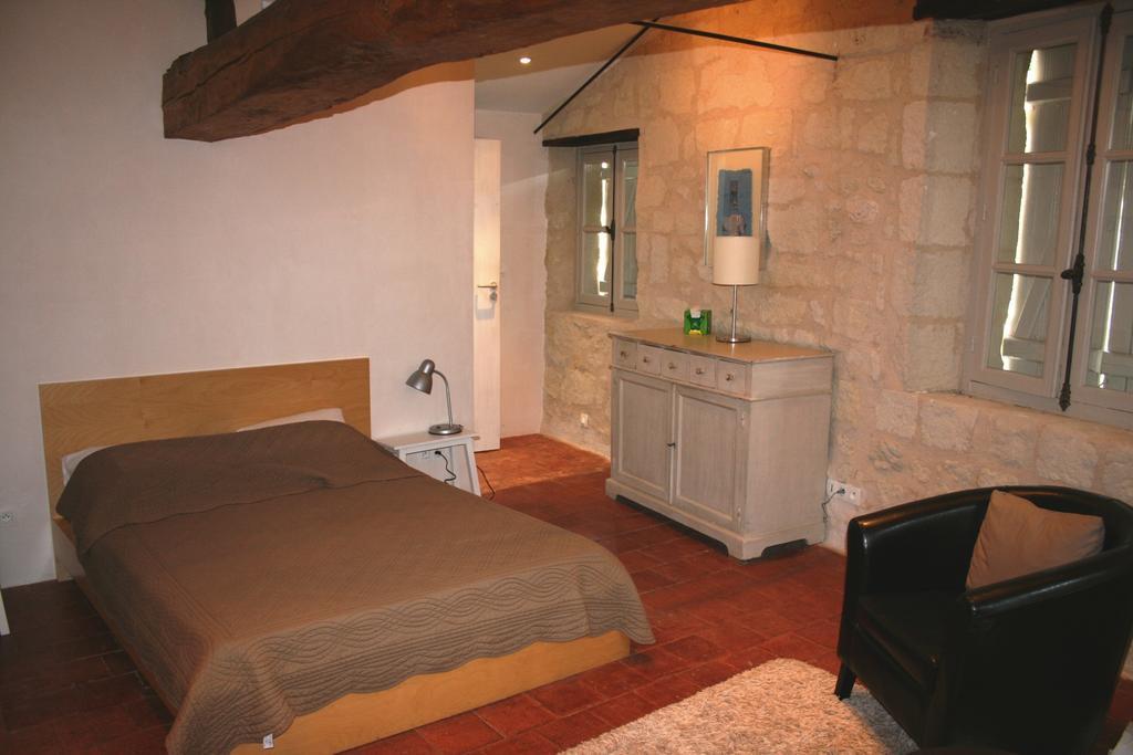 Gite Chateau De Chaintres Dampierre-sur-Loire Room photo